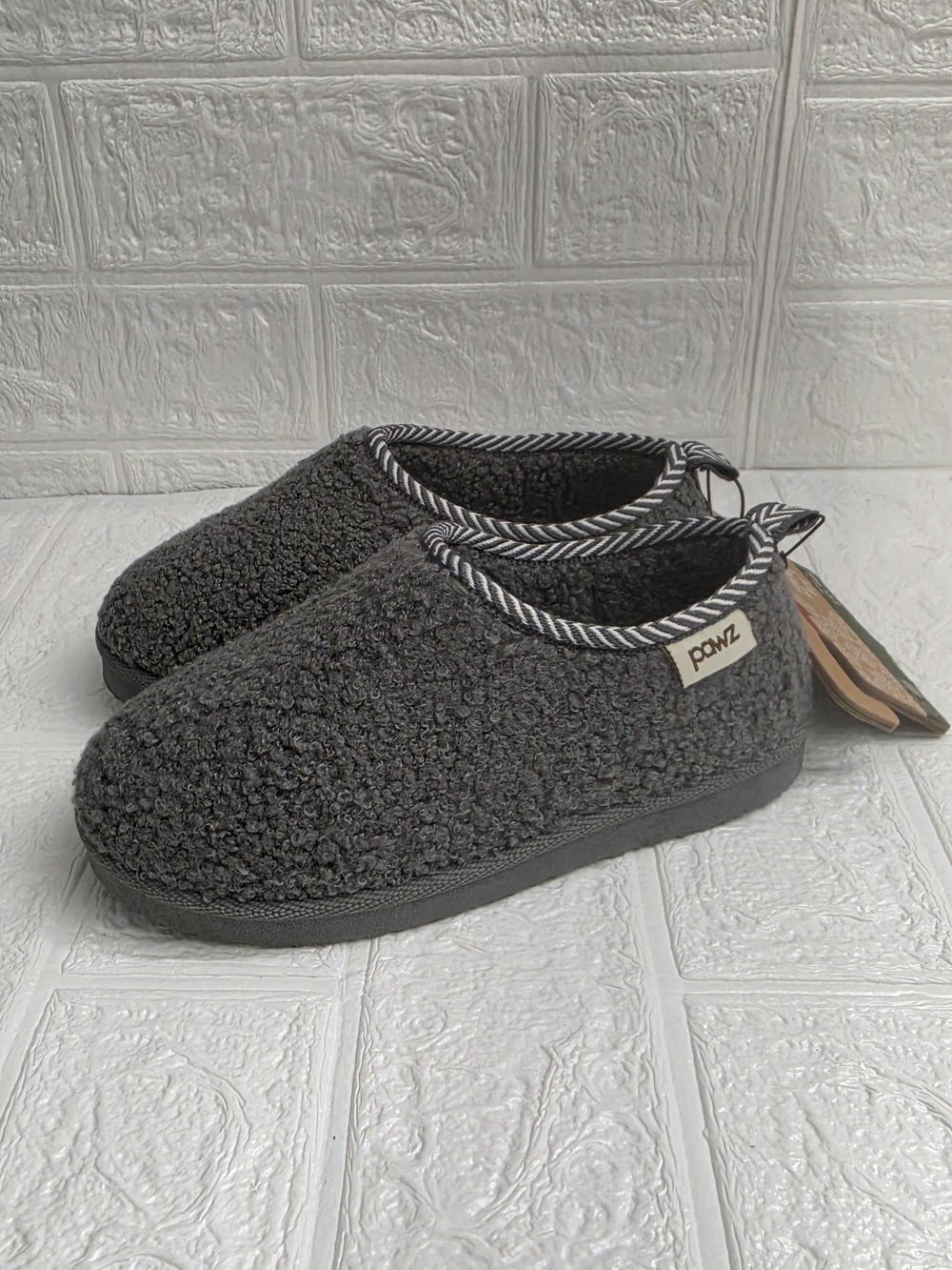 Pawz Bearpaw fuzzy slip on clogs grey NEW Kids size 13/1 NEW